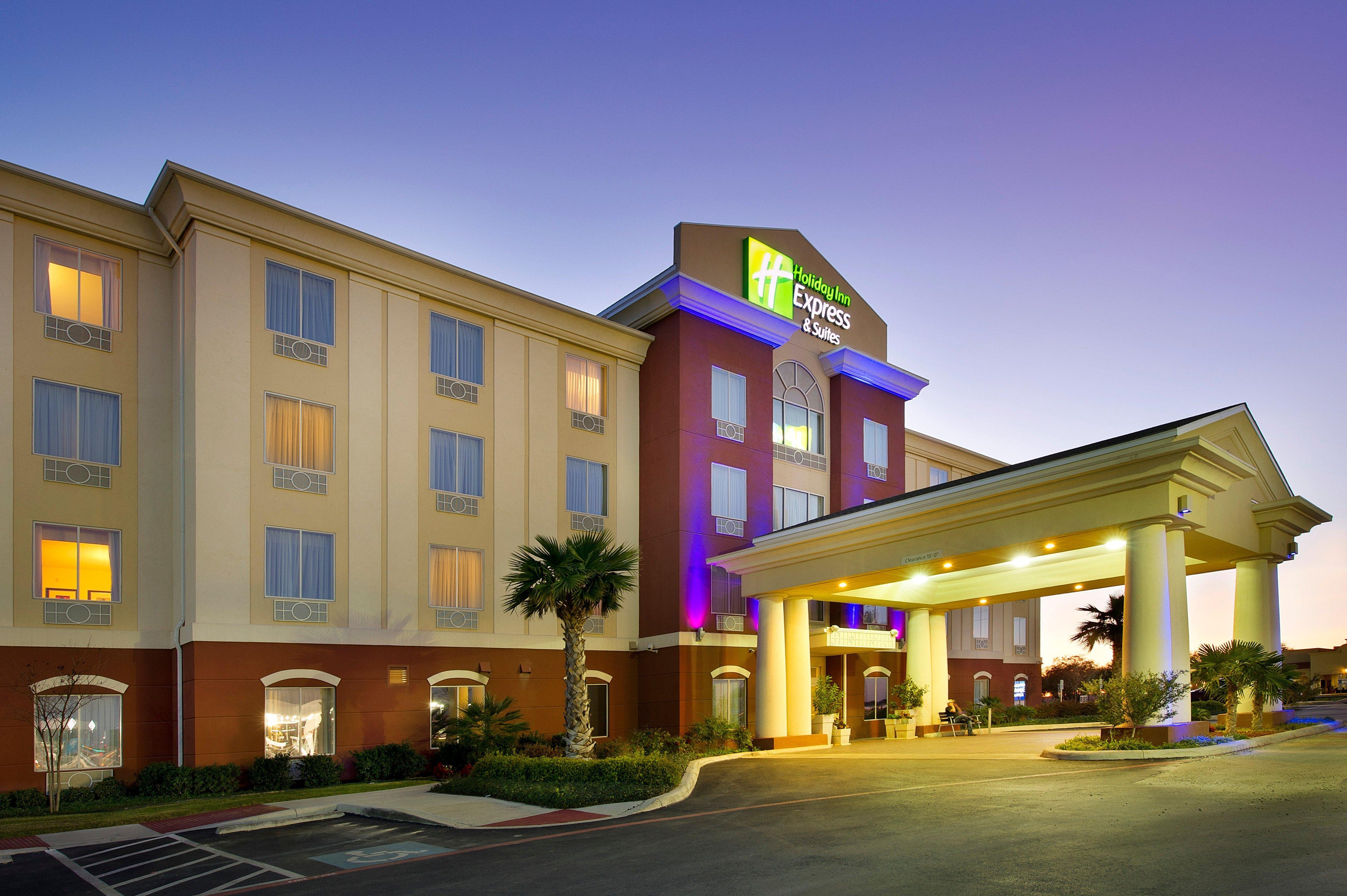 Holiday Inn Express Uvalde, An Ihg Hotel Exterior foto